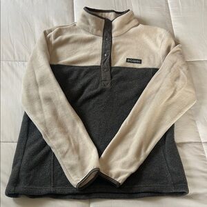 Columbia Two-Tone Cream and Charcoal Fleece Pullover